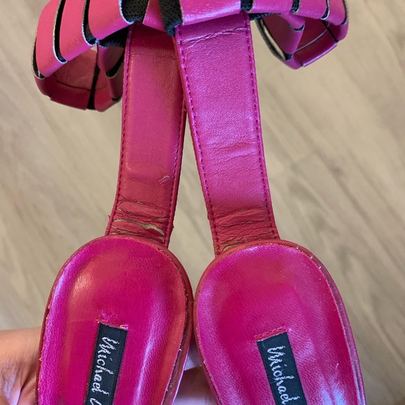 Stiletto wiyh cute ankle strap - Picture 2 of 5